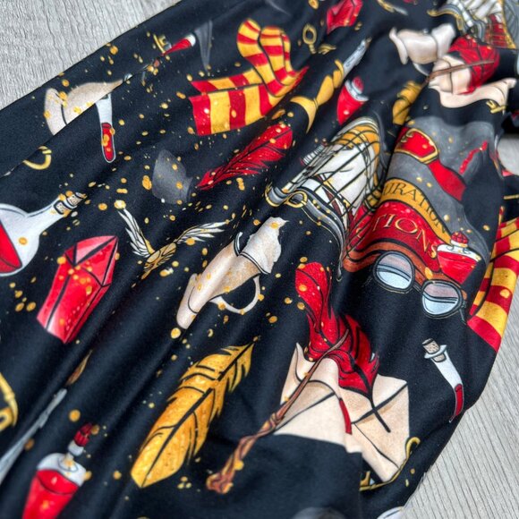 Gryffindor Themed Red Wizard House Print Black Soft Leggings - Picture 5 of 7